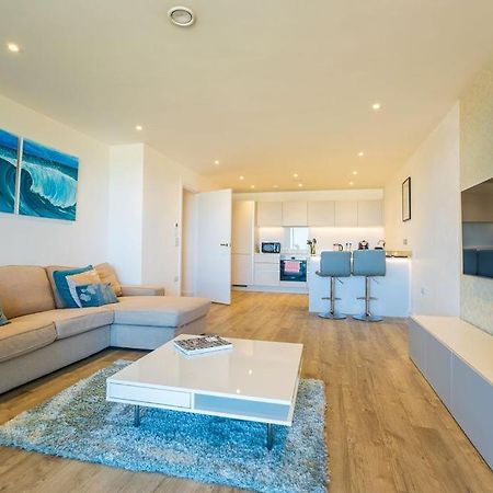 Luxury Beach Apartment 佩伦波斯 外观 照片