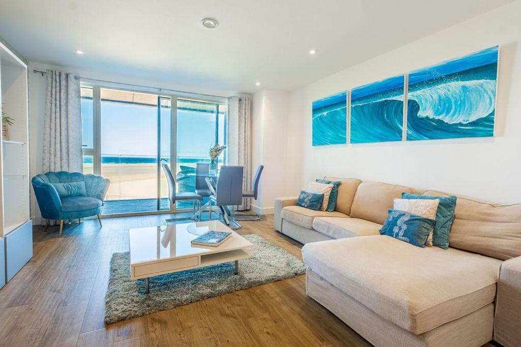 Luxury Beach Apartment 佩伦波斯 外观 照片