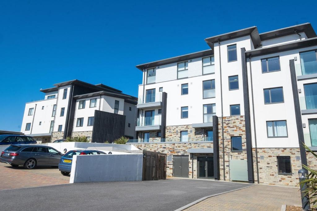 Luxury Beach Apartment 佩伦波斯 外观 照片